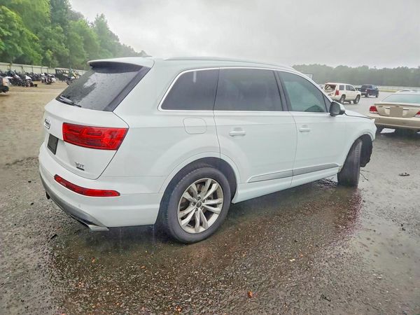 2017 AUDI Q7 quattro Premium Plus