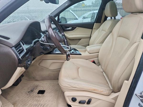 2017 AUDI Q7 quattro Premium Plus