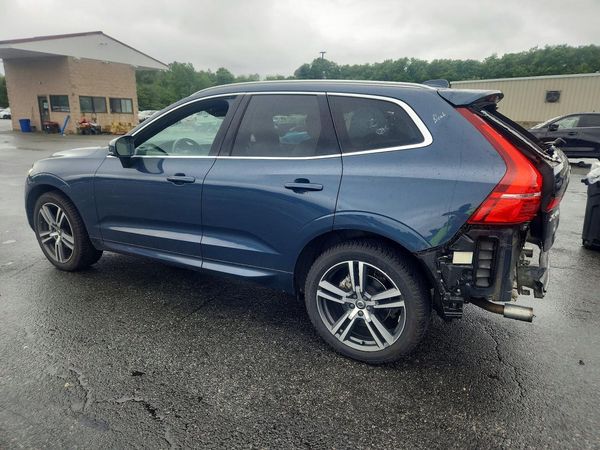 2019 VOLVO XC60 Momentum