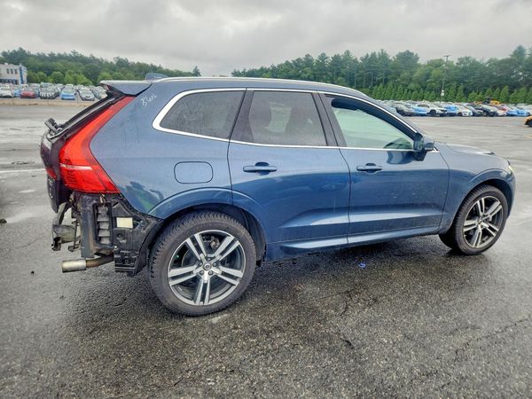 2019 VOLVO XC60 Momentum