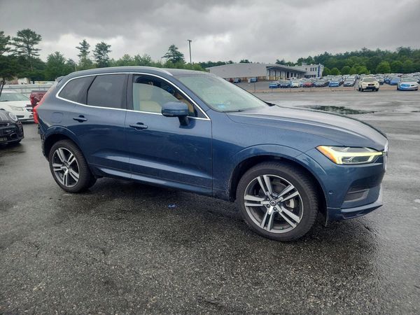 2019 VOLVO XC60 Momentum