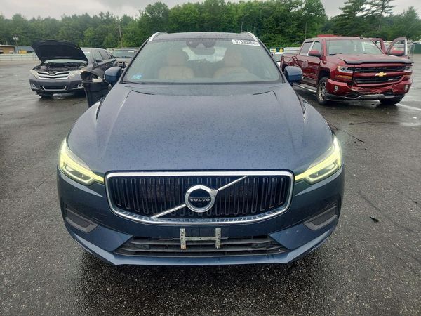 2019 VOLVO XC60 Momentum