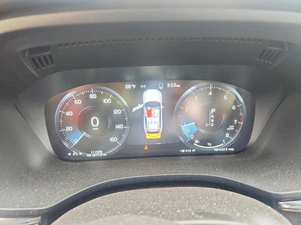 2019 VOLVO XC60 Momentum