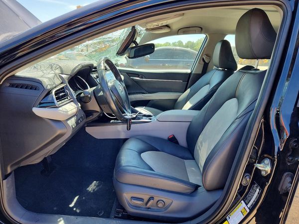 2020 TOYOTA CAMRY XLE