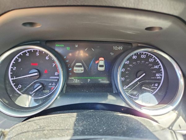 2020 TOYOTA CAMRY XLE
