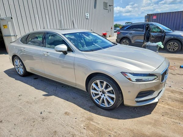 2018 VOLVO S90