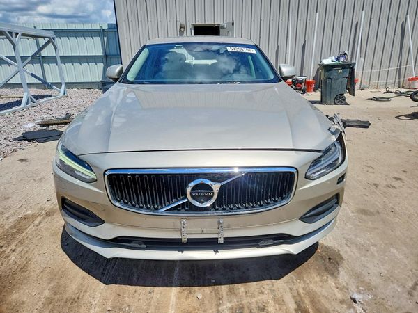 2018 VOLVO S90