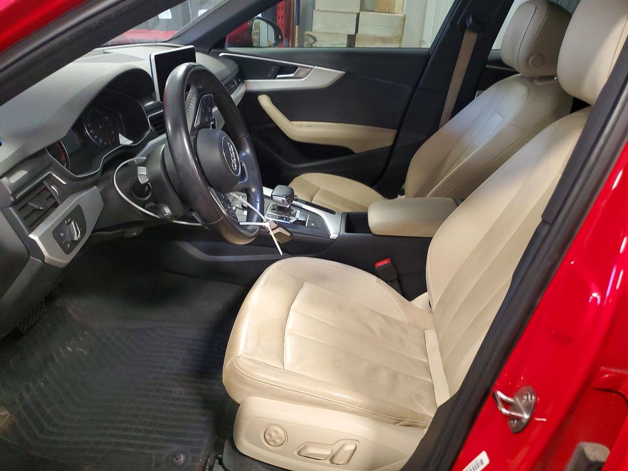 2017 AUDI A4 quattro Premium