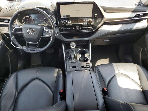 2023 TOYOTA HIGHLANDER