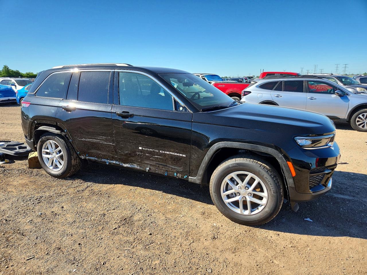2025 JEEP GRAND CHEROKEE Laredo, Altitude