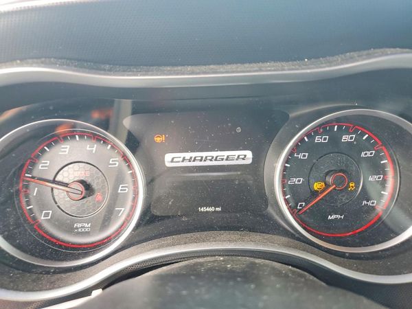 2015 DODGE CHARGER SXT