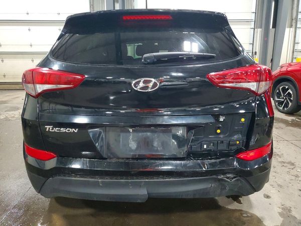 2017 HYUNDAI TUCSON SE (no options)