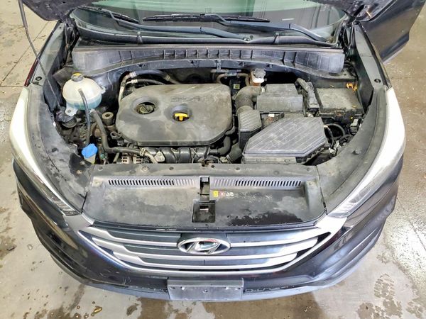 2017 HYUNDAI TUCSON SE (no options)
