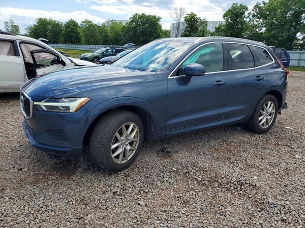 2020 VOLVO XC60 Momentum