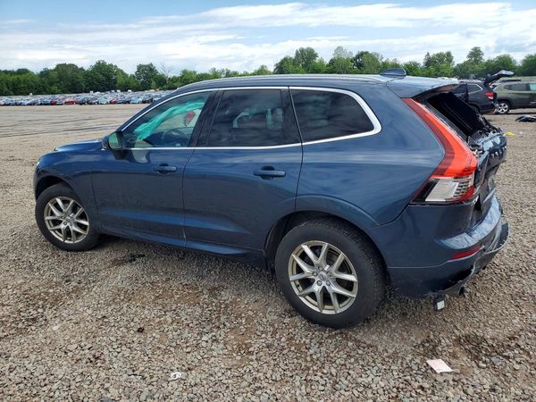 2020 VOLVO XC60 Momentum
