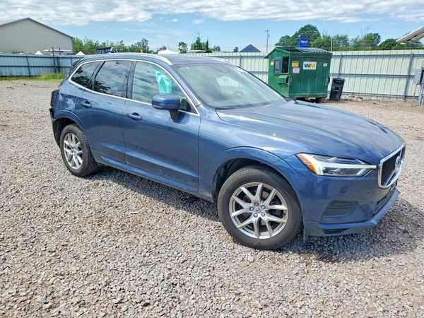 2020 VOLVO XC60 Momentum