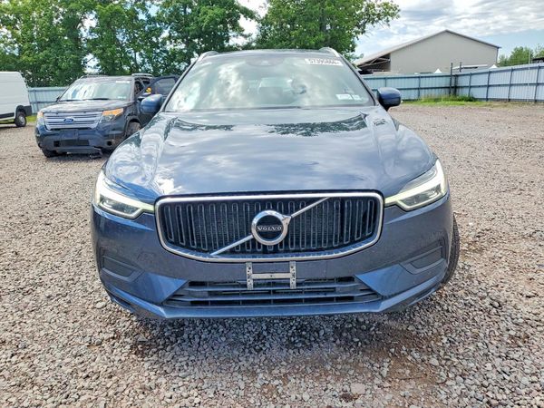 2020 VOLVO XC60 Momentum