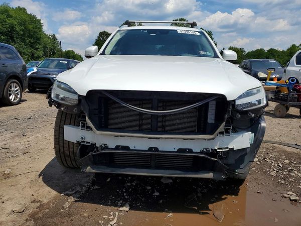 2016 VOLVO XC90