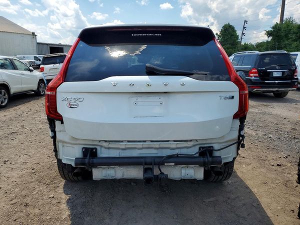 2016 VOLVO XC90