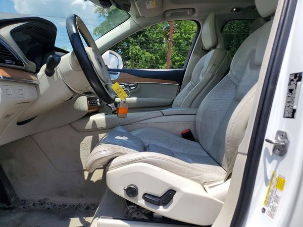 2016 VOLVO XC90