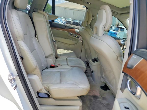 2016 VOLVO XC90