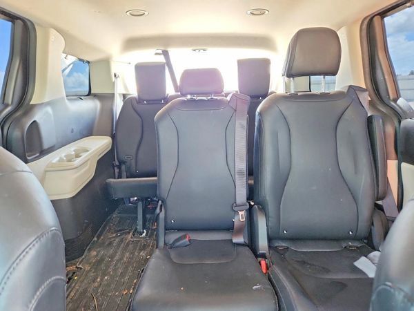 2022 KIA CARNIVAL EX