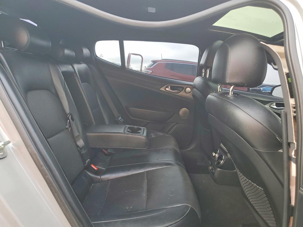 2019 KIA STINGER GT1