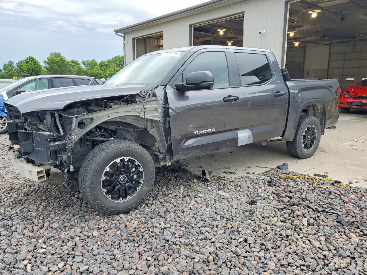 2025 TOYOTA TUNDRA SR5