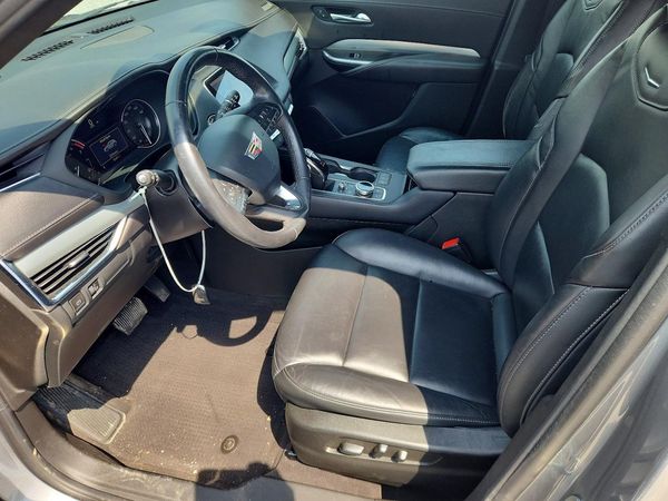 2023 CADILLAC XT4 Premium Luxury