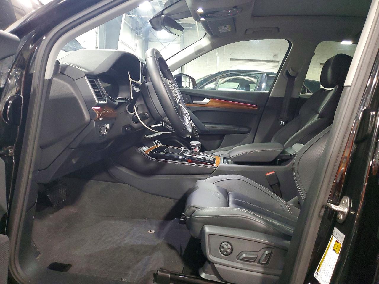 2023 AUDI Q5 S Line quattro Prestige