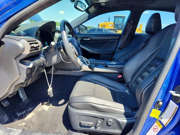 2016 LEXUS IS