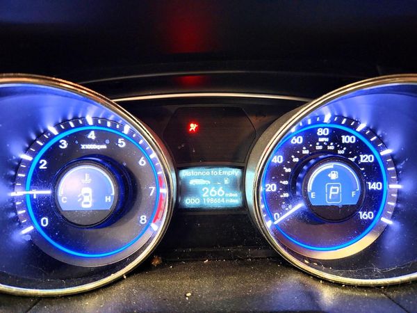 2012 HYUNDAI SONATA Middle level