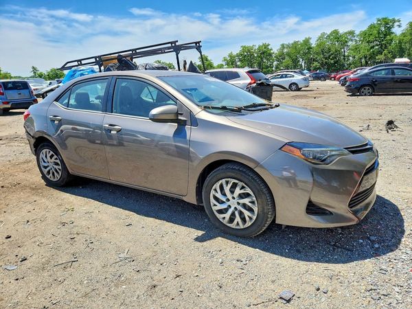 2017 TOYOTA COROLLA
