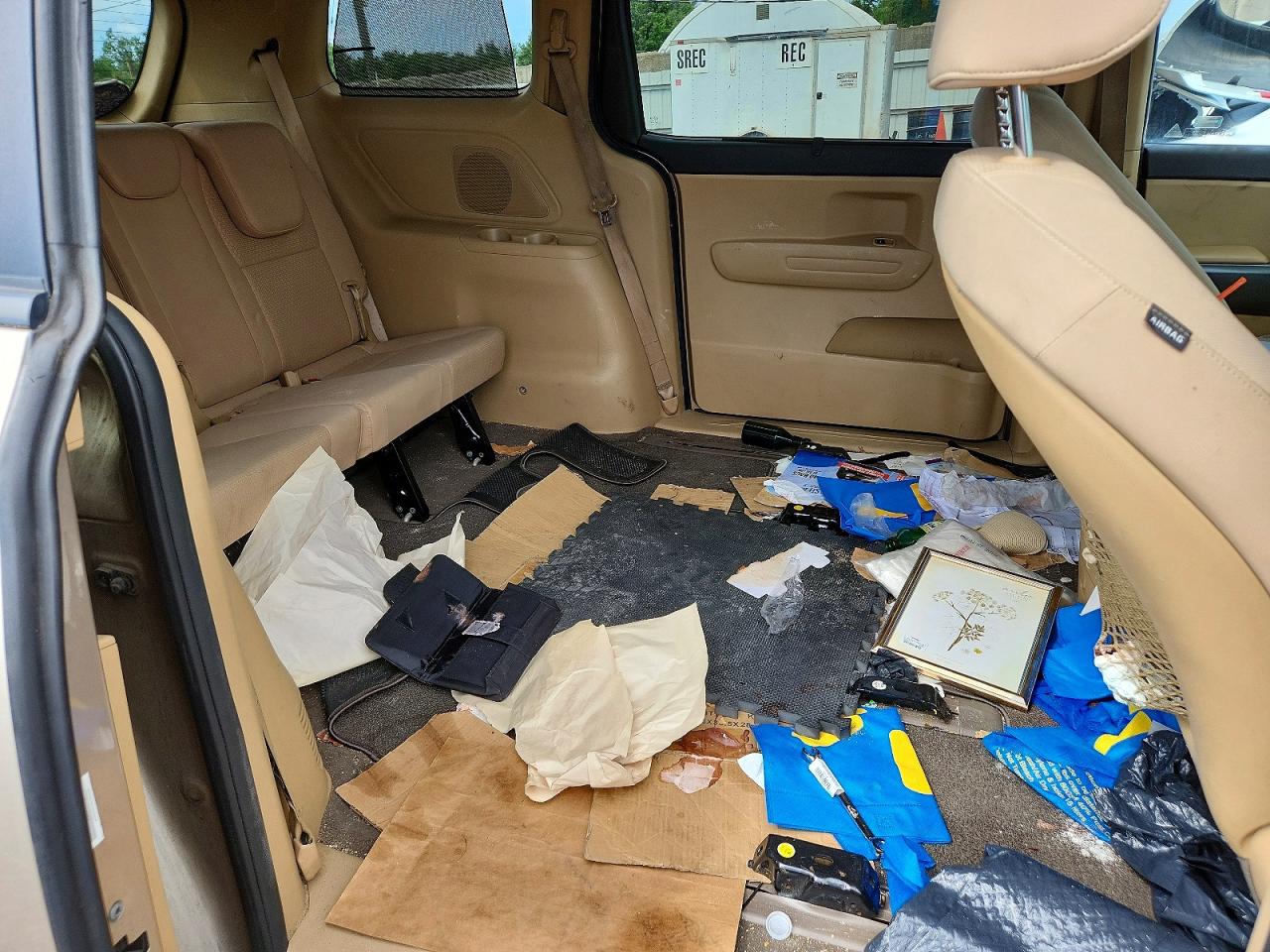 2016 KIA SEDONA LX - Middle-low