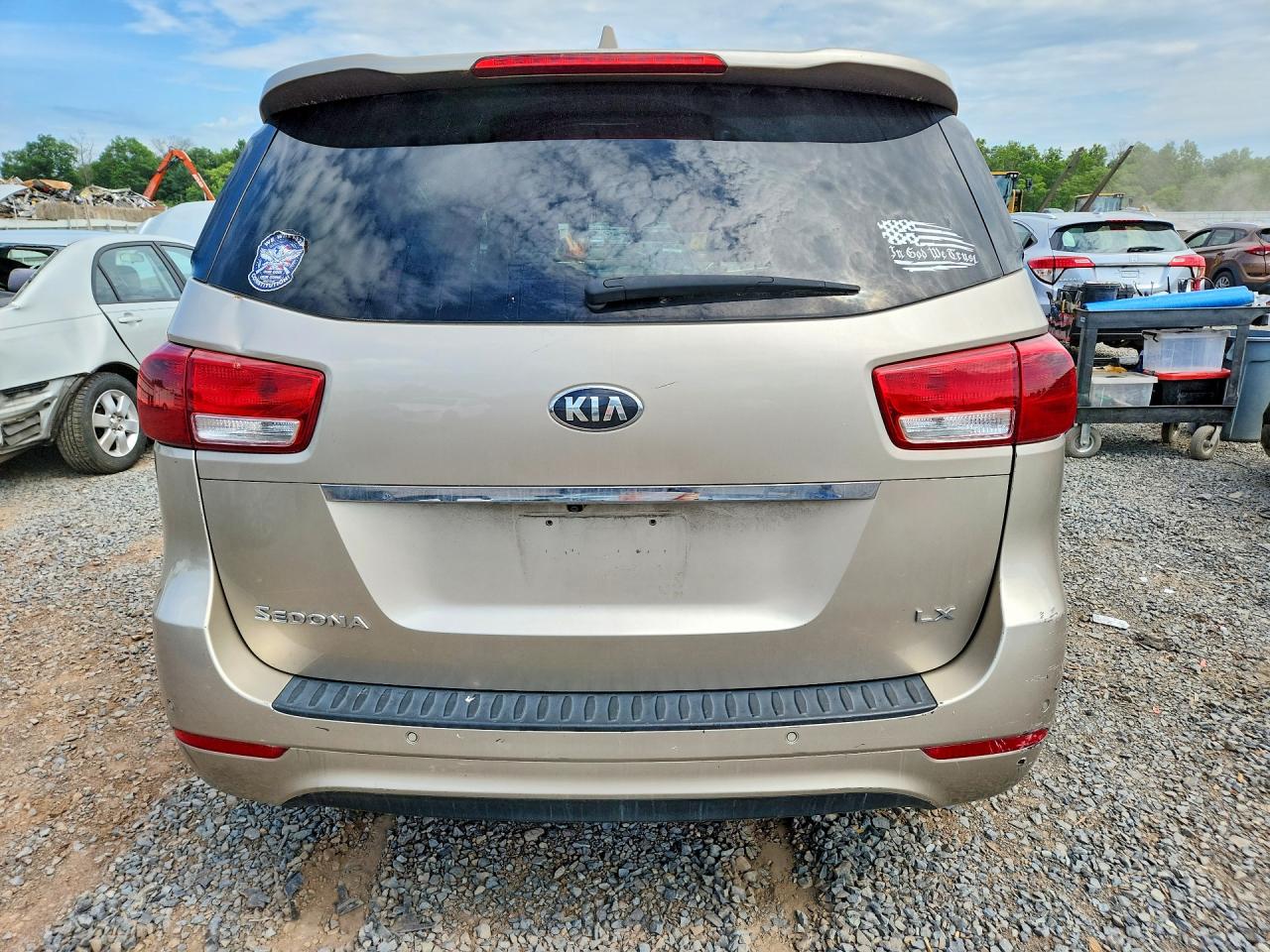 2016 KIA SEDONA LX - Middle-low