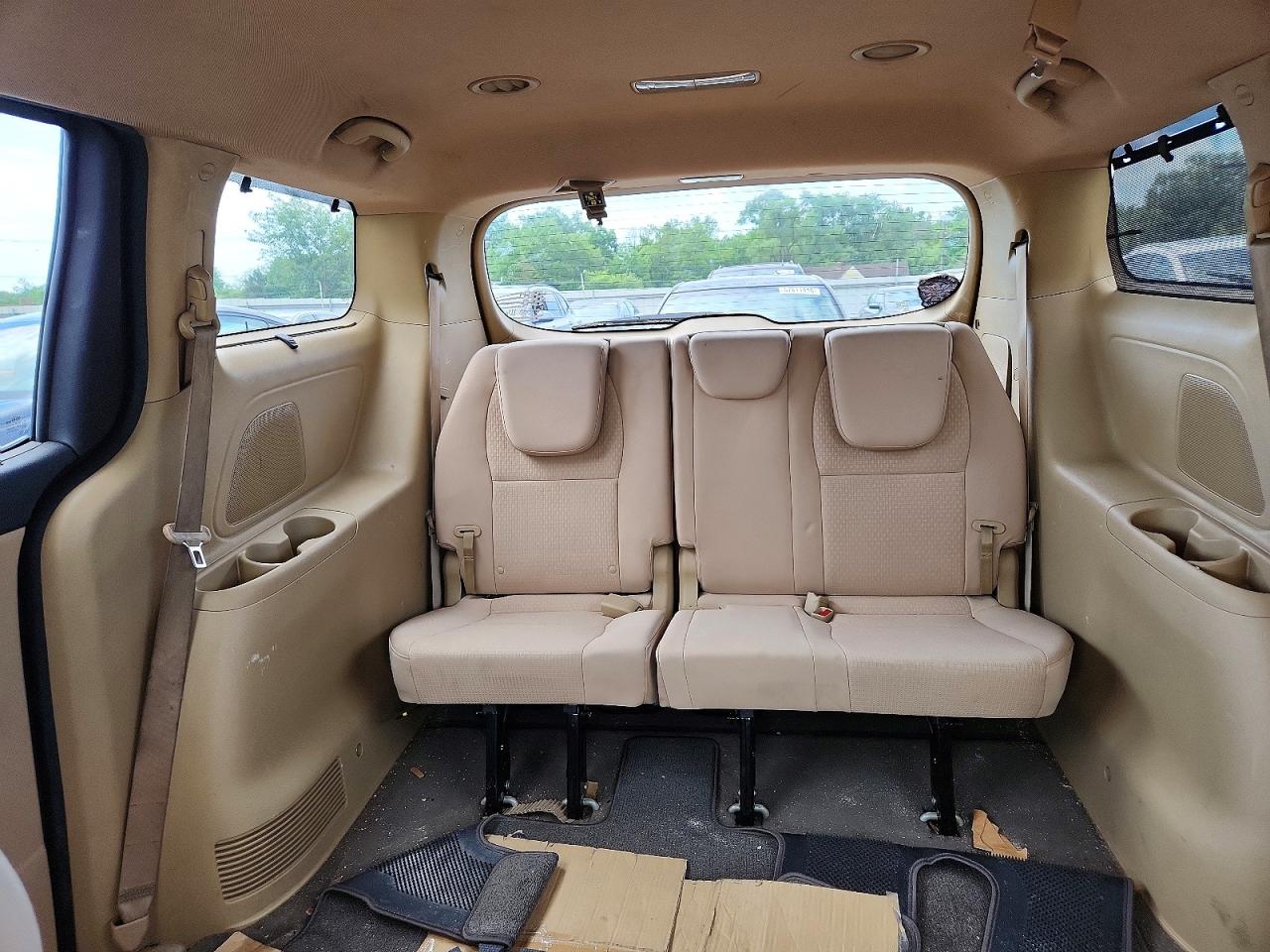 2016 KIA SEDONA LX - Middle-low