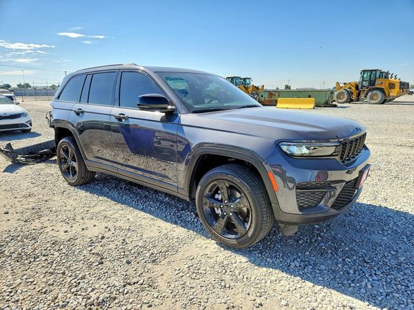 2022 JEEP GRAND CHEROKEE LAREDO 4X4