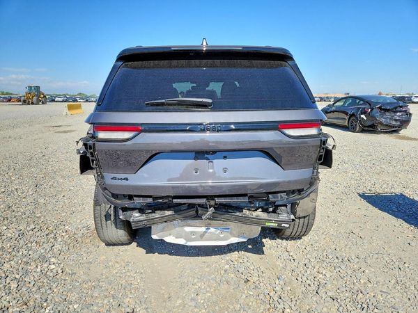 2022 JEEP GRAND CHEROKEE LAREDO 4X4