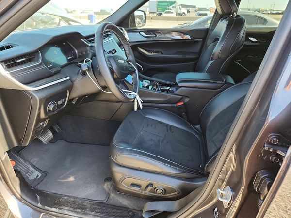 2022 JEEP GRAND CHEROKEE LAREDO 4X4
