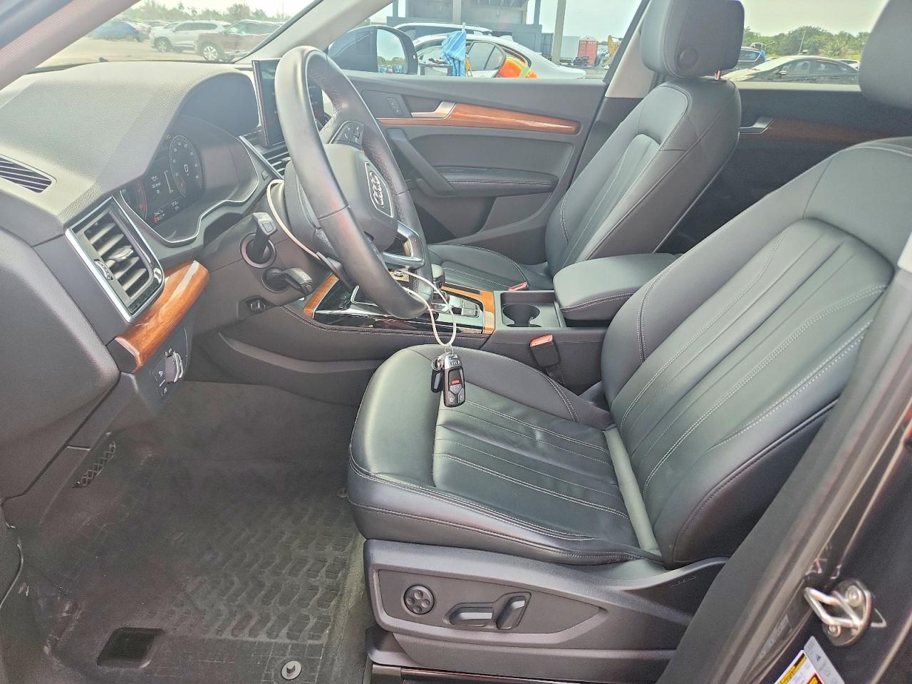 2023 AUDI Q5 quattro Premium Plus