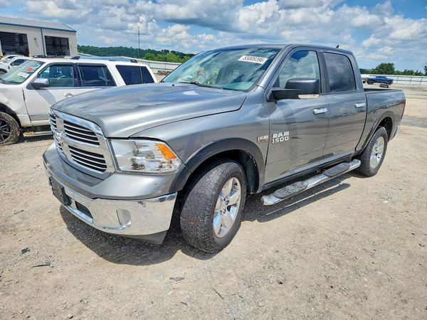 2013 RAM 1500 SLT