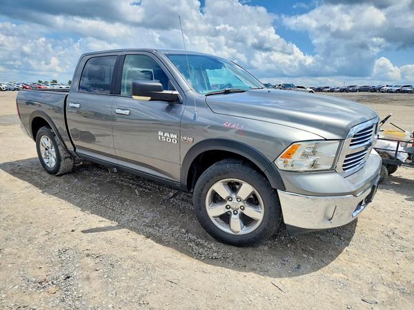 2013 RAM 1500 SLT
