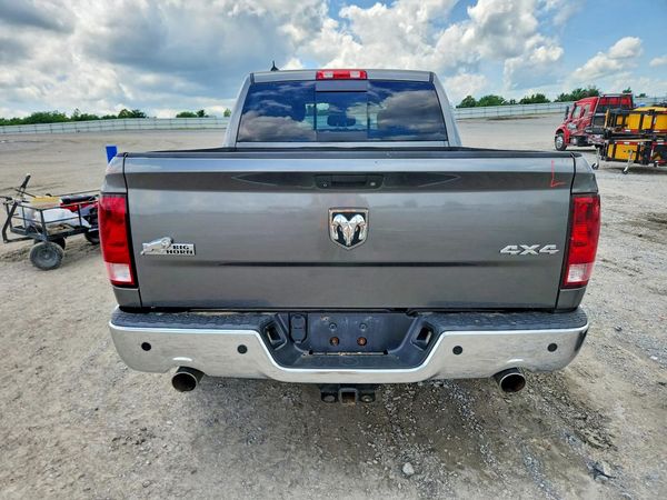 2013 RAM 1500 SLT