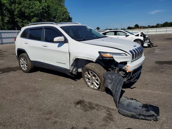 2016 JEEP CHEROKEE LATITUDE 4X4
