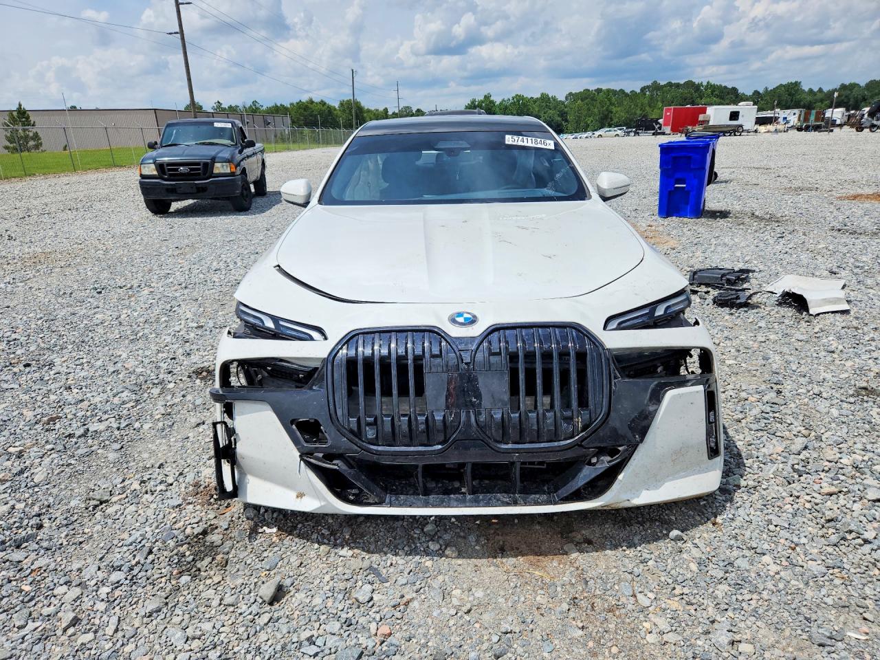 2023 BMW 740