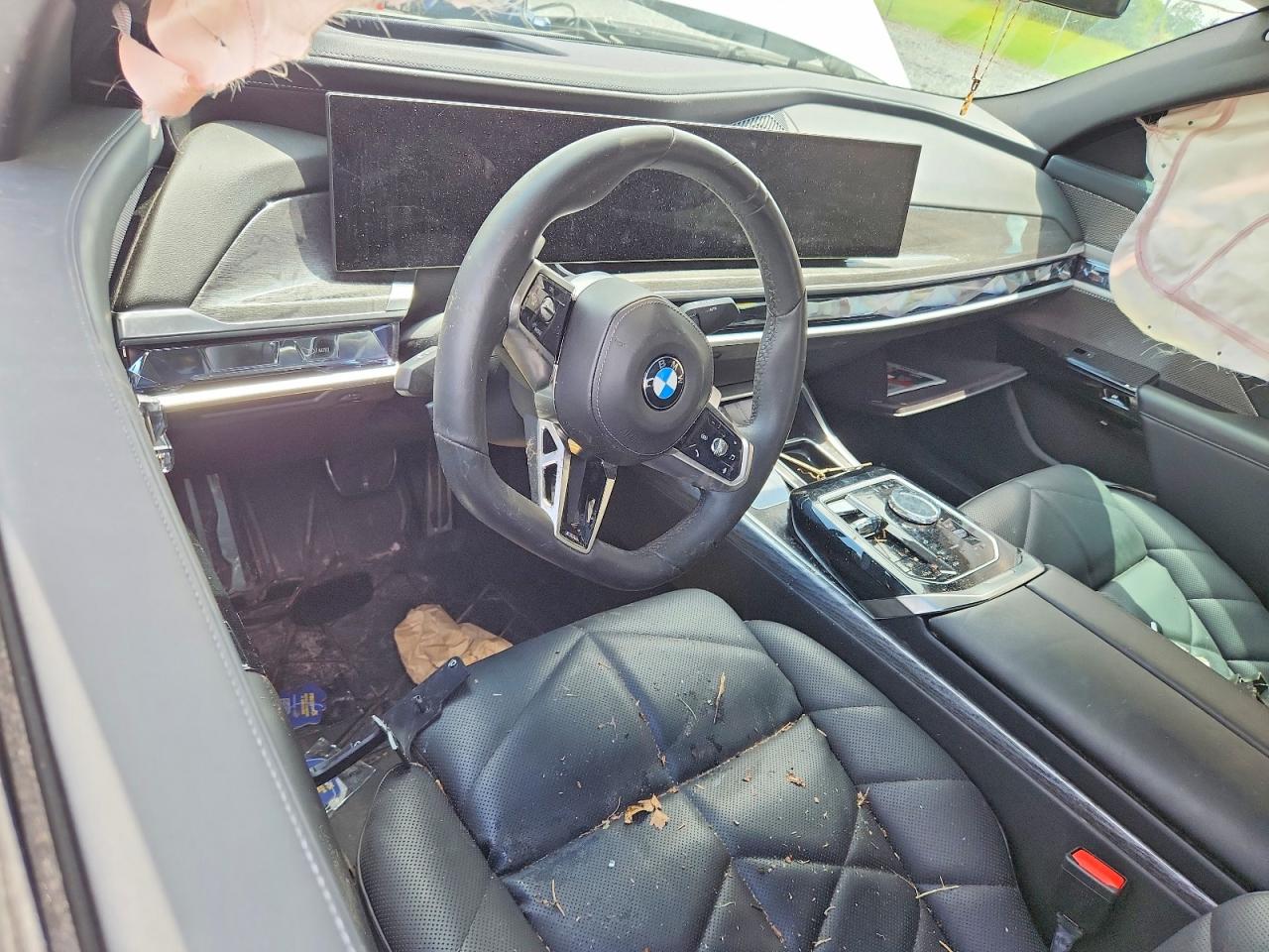 2023 BMW 740