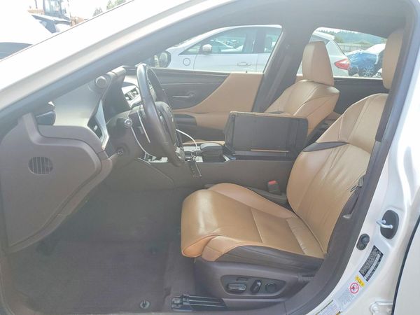 2019 LEXUS ES 350