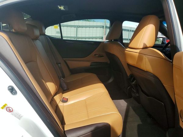2019 LEXUS ES 350