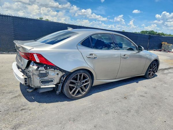 2016 LEXUS IS 200t