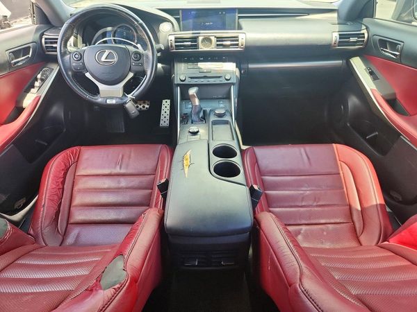 2016 LEXUS IS 200t